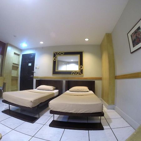 Urban Inn Iloilo Bagian luar foto