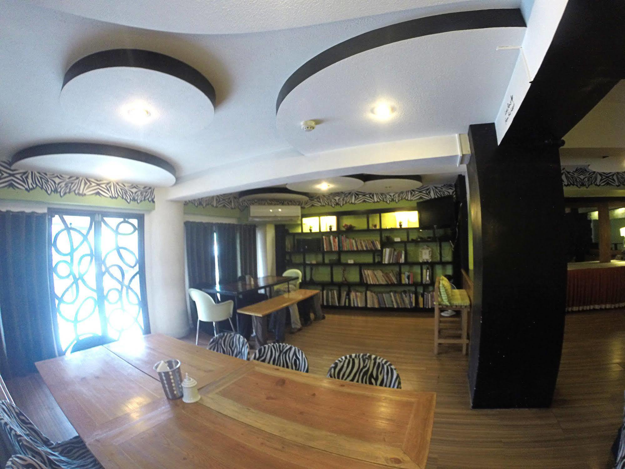 Urban Inn Iloilo Bagian luar foto